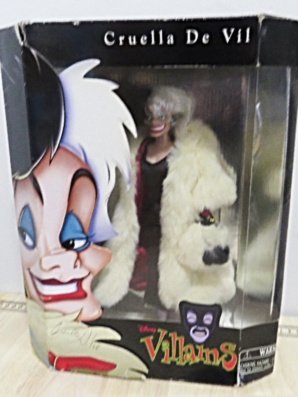 Disney Villains Cruella De Vil Doll Theme Park Exclusive